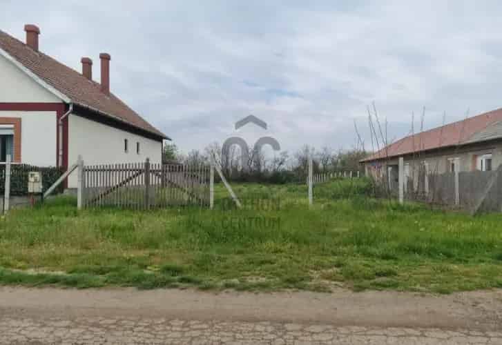 Tiszaszőlősi eladó telek, T040190
