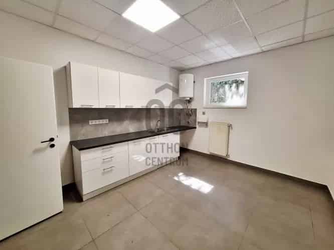 Budapest XXII. kerületi kiadó kereskedelmi ingatlan, UZ018660