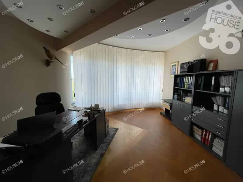 Kecskemét Belváros 150m2-es Iroda Kiadó