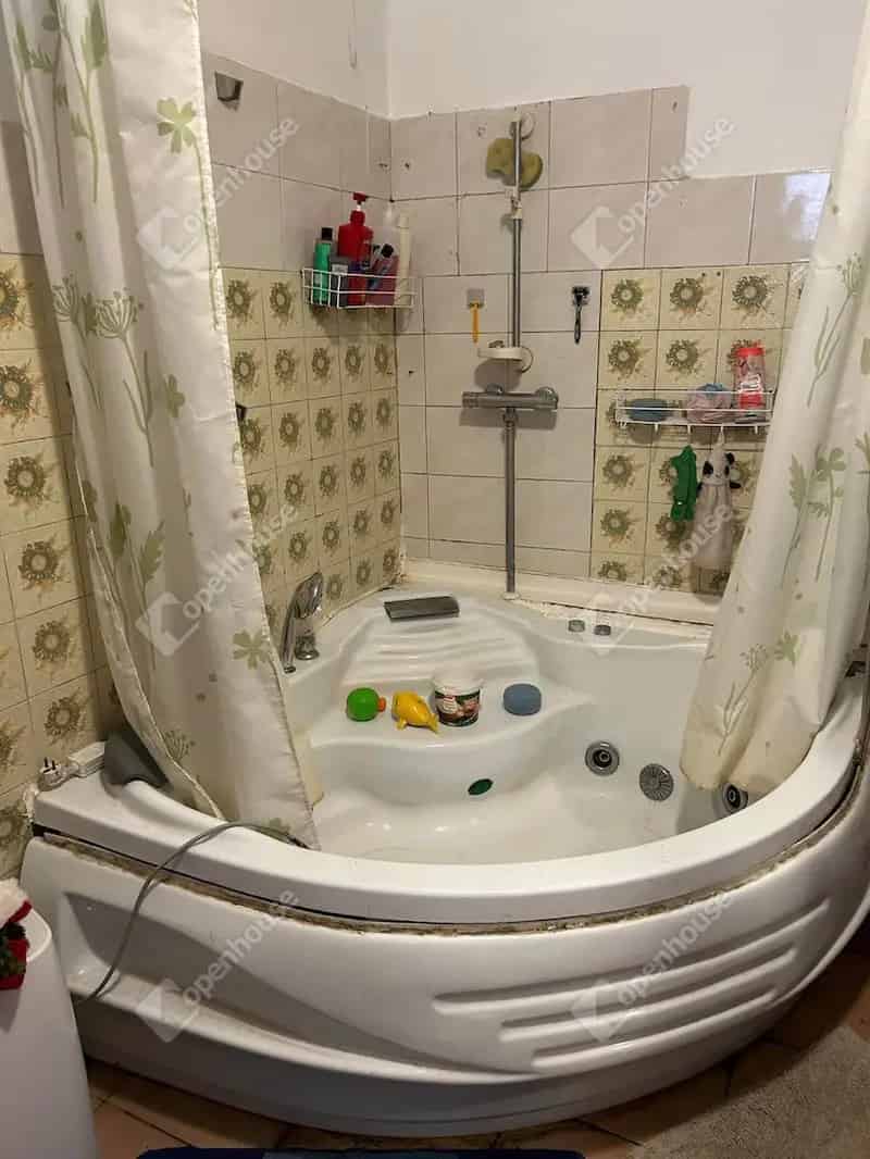 Ház Kiadó , Esztergomi járás, Dunántúl