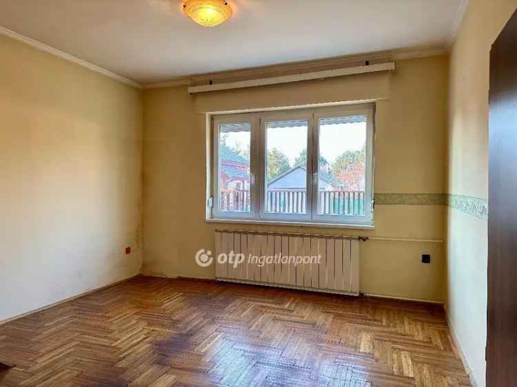 Ház Kiadó , Budapest, Közép-Magyarország