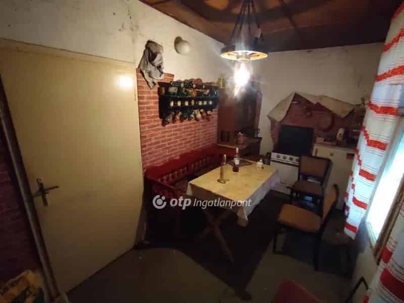 Ház Kiadó , Szekszárdi járás, Dunántúl