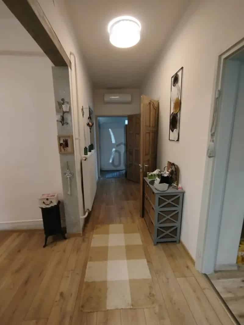 Ház Kiadó , Szolnoki járás, Alföld és Észak