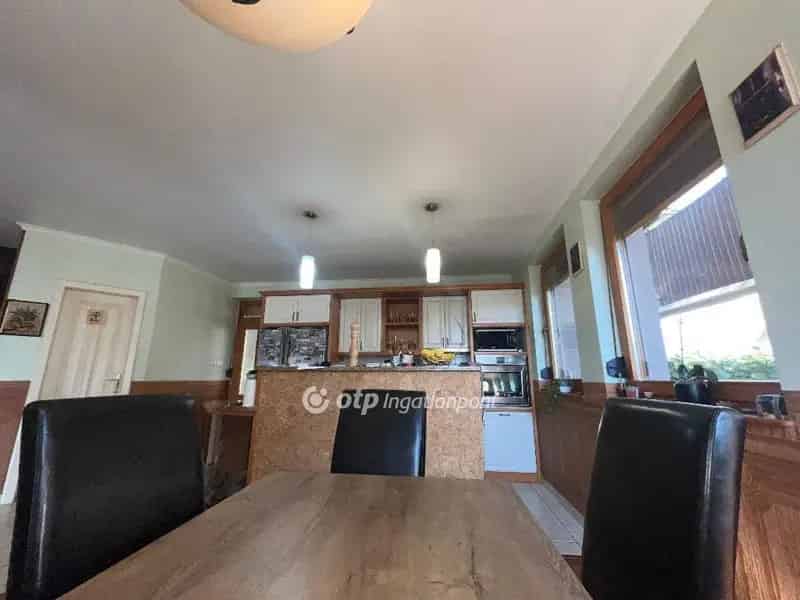 Ház Kiadó , Gödöllői járás, Közép-Magyarország