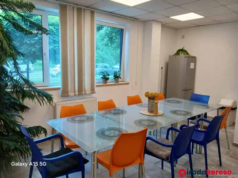 Újpesti ipari parkban 480 nm iroda kiadó