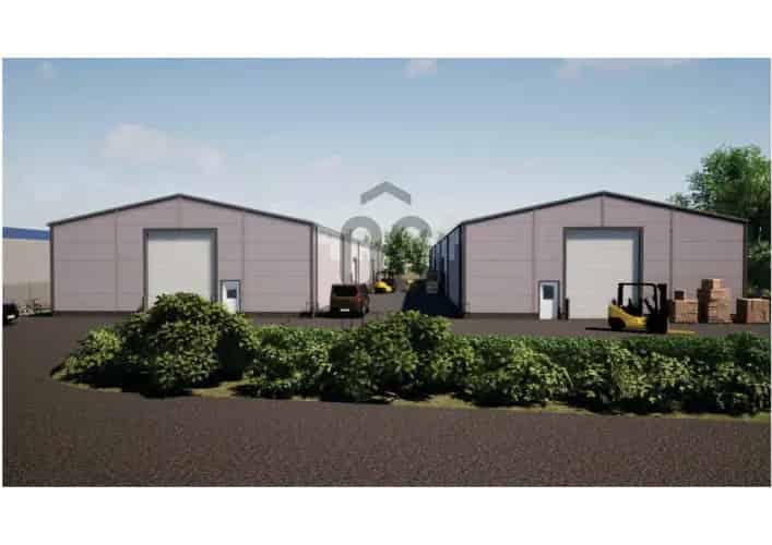 Ceglédi eladó kereskedelmi ingatlan, UZ018779