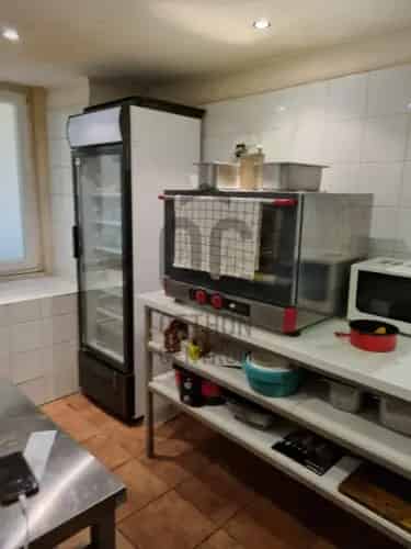 Budapest VIII kerületi eladó kereskedelmi ingatlan bérleti joga