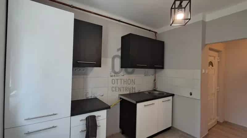 Komlói eladó lakás, DLK078689