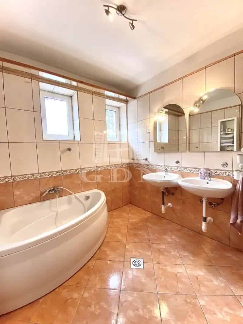 Ház Kiadó , Budapest, Közép-Magyarország