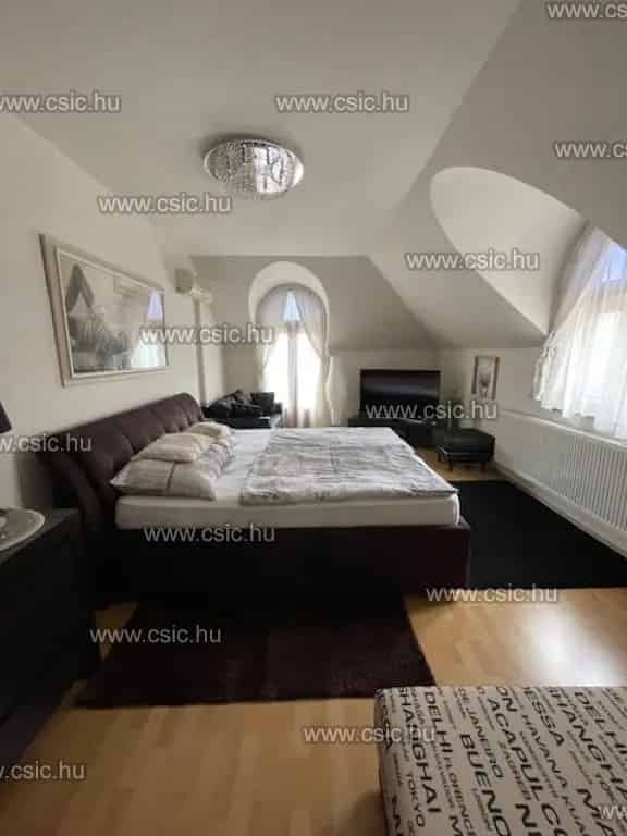 Ház Kiadó , Budapest, Közép-Magyarország