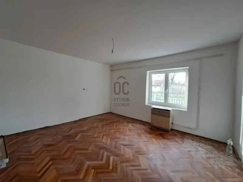 Ház Kiadó , Nagykátai járás, Közép-Magyarország