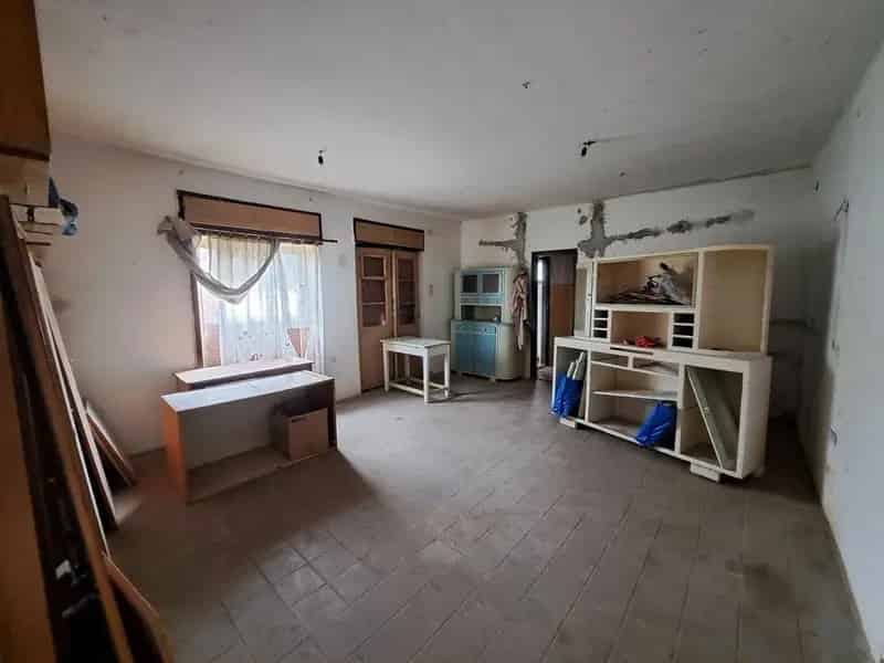 Ház Kiadó , Pilis, Közép-Magyarország