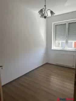 Váci út szomszédságában, Újpest központban