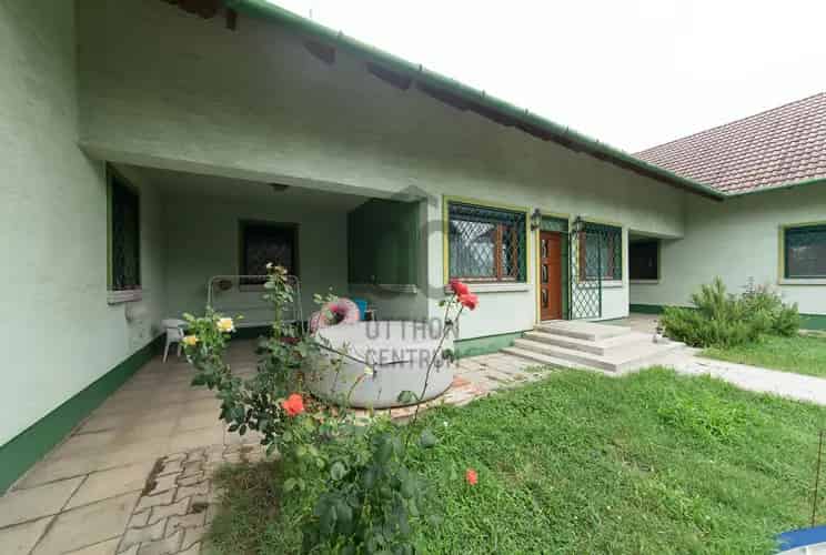 Péceli eladó családi ház, H433390