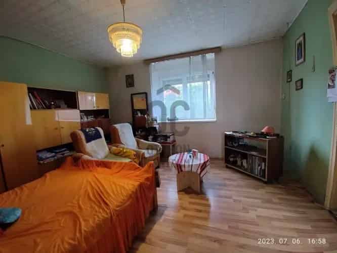 Szobi eladó családi ház, H470086