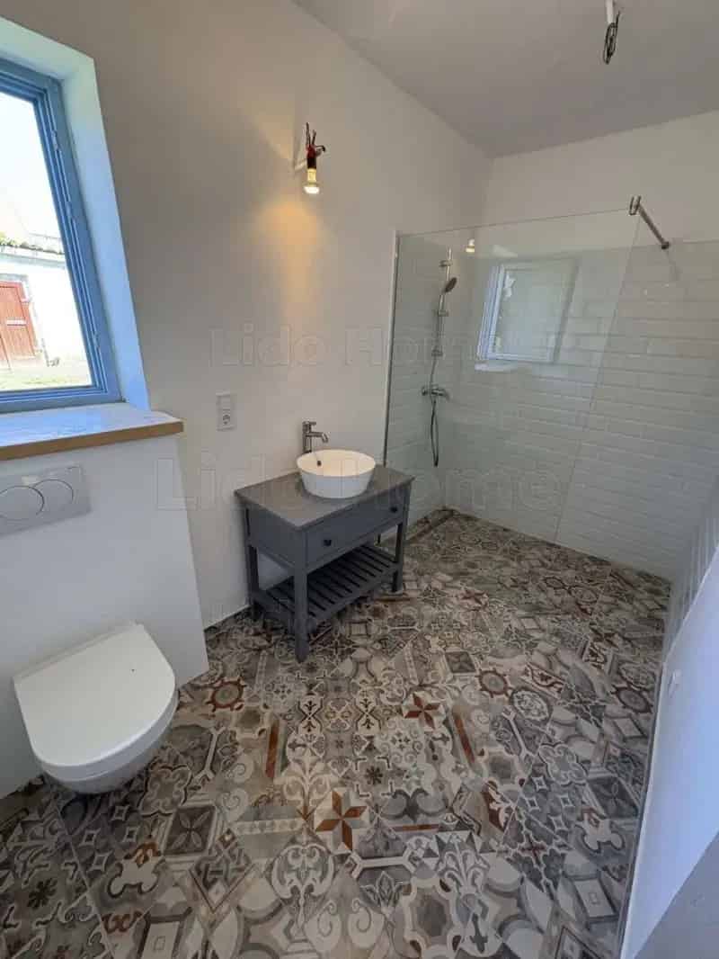Vöröstó Többépületű Ingatlan Eladó - 321m² - 2406m² Telek