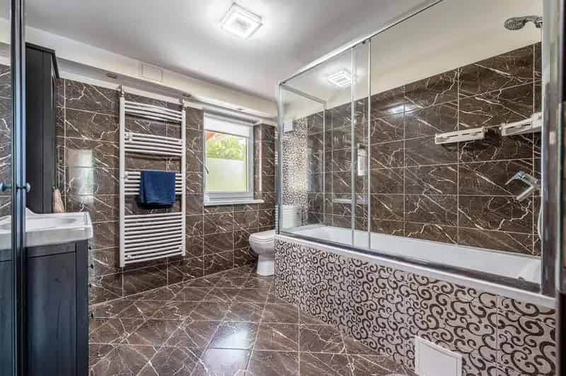 Budakeszi, Pátyi út ikerházfél, jacuzzival