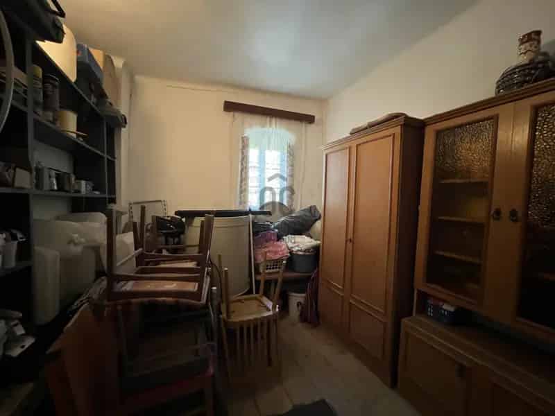 4332 m2-es tanya eladó szőlővel és épülettel