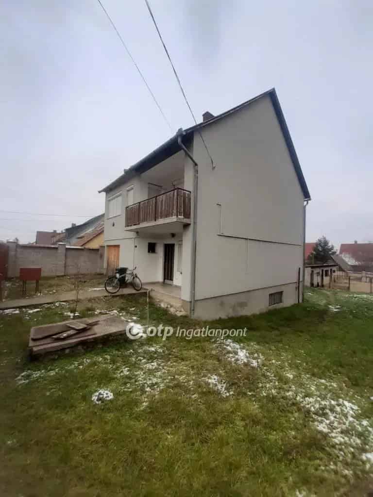 Ház Kiadó , Paksi járás, Dunántúl