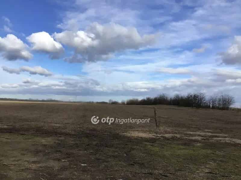 Telek Kiadó , Dabasi járás, Közép-Magyarország