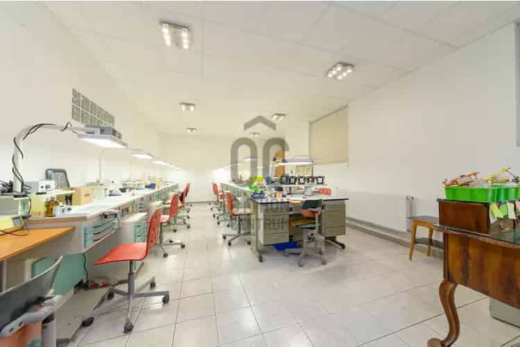 Budapest XIII. kerületi eladó kereskedelmi ingatlan, UZ013557