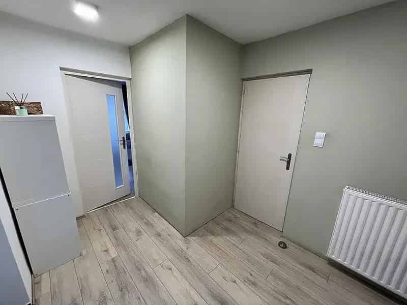 Ház Kiadó , Szentendrei járás, Közép-Magyarország
