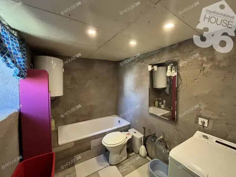 Ház Kiadó , Ceglédi járás, Közép-Magyarország