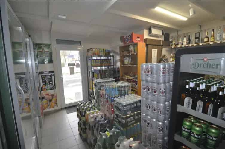 Budapest XV. kerületi eladó kereskedelmi ingatlan, UZ018099