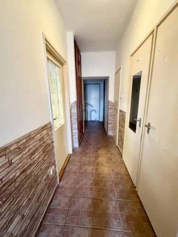 Ház Kiadó , Budapest, Közép-Magyarország