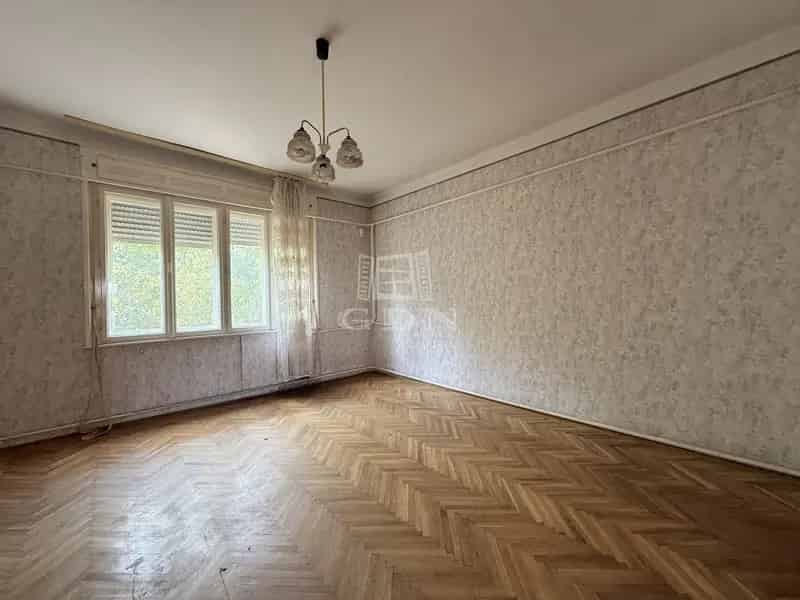 Ház Kiadó , Aszódi járás, Közép-Magyarország