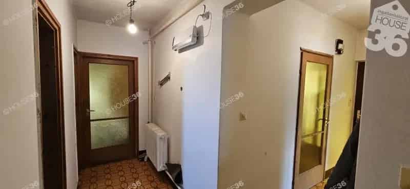 Felujitando csaladhaz csendes kornyezetben 945m2 telekkel