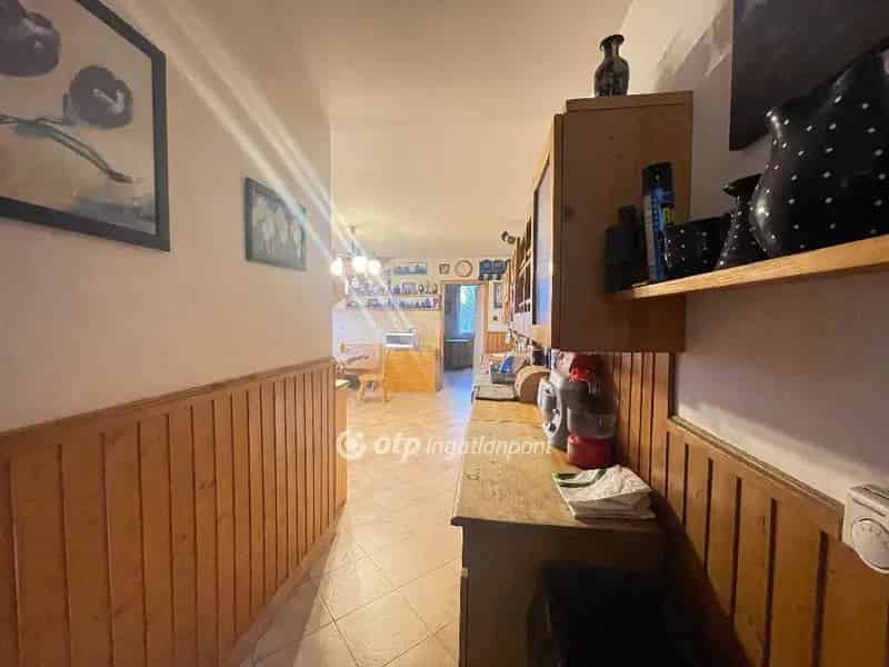 Ház Kiadó , Szentendrei járás, Közép-Magyarország