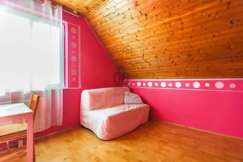 Telek Kiadó , Budapest, Közép-Magyarország
