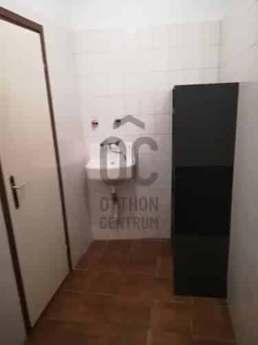 Szolnoki kiadó kereskedelmi ingatlan, UZ017173