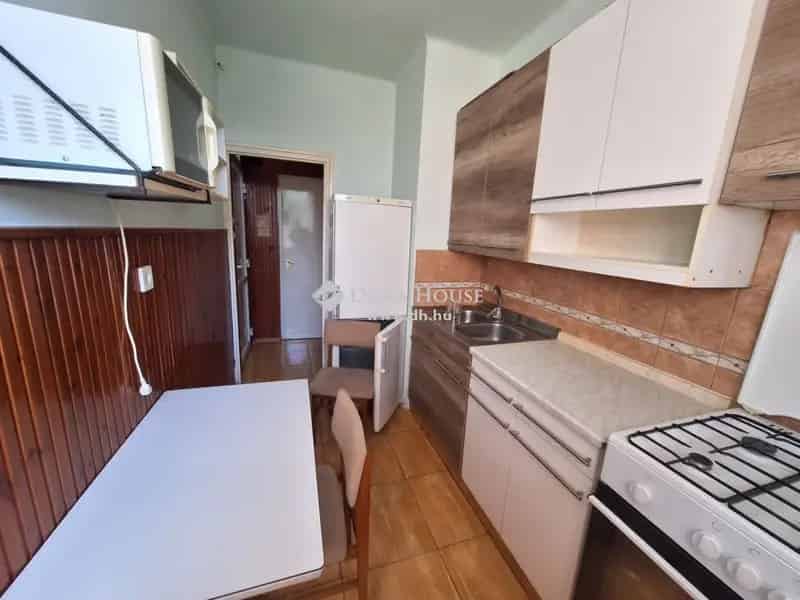 Sárvár belváros 54m2 2 szobás erkélyes lakás eladó