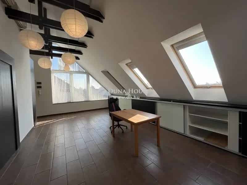 Ház Kiadó , Budaörs, Közép-Magyarország