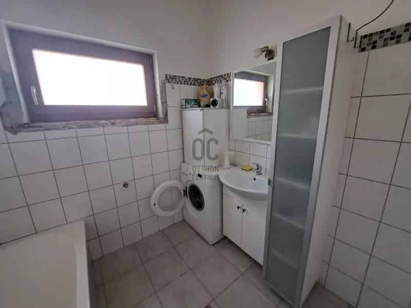 Ház Kiadó , Nagykátai járás, Közép-Magyarország