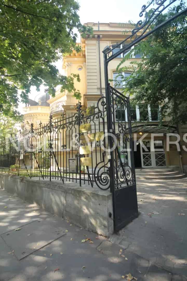 Történelmi Elegancia és Modern Funkcionalitás Találkozása Budapest Szívében