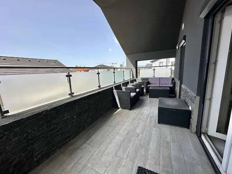 Ház Kiadó , Váci járás, Közép-Magyarország