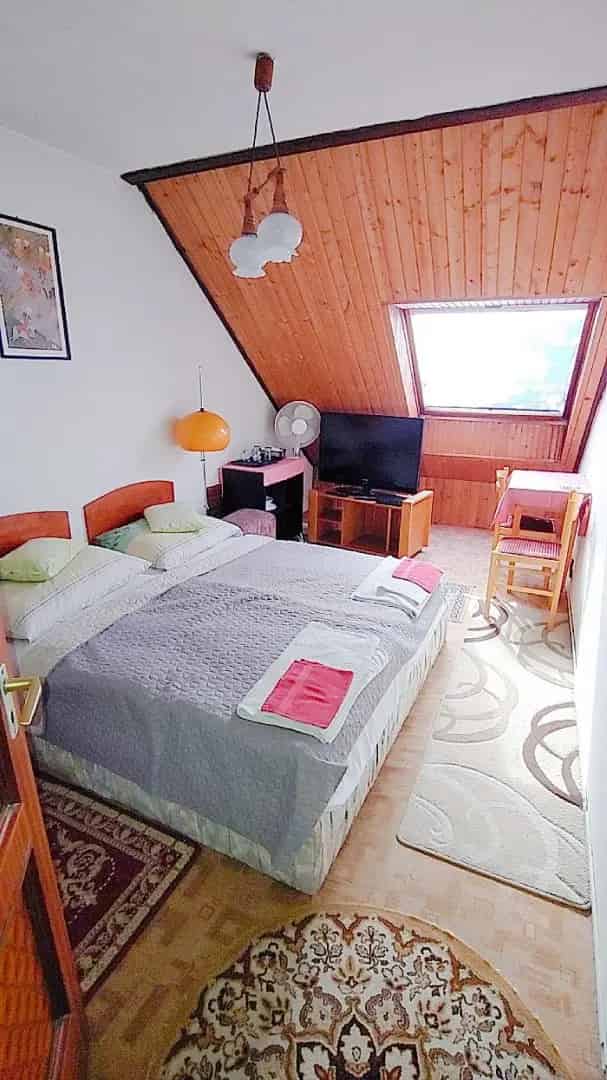 Ház Kiadó , Szentendrei járás, Közép-Magyarország