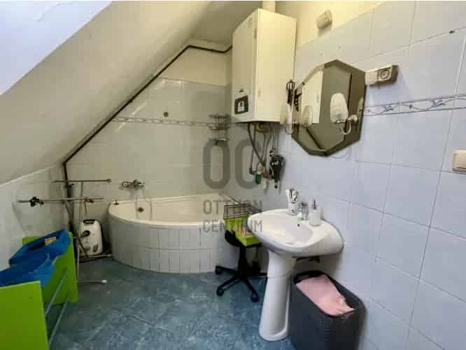 Veszprémi eladó családi ház, DHZ057044