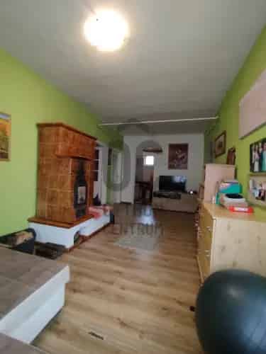 Újszászi eladó családi ház, H497637