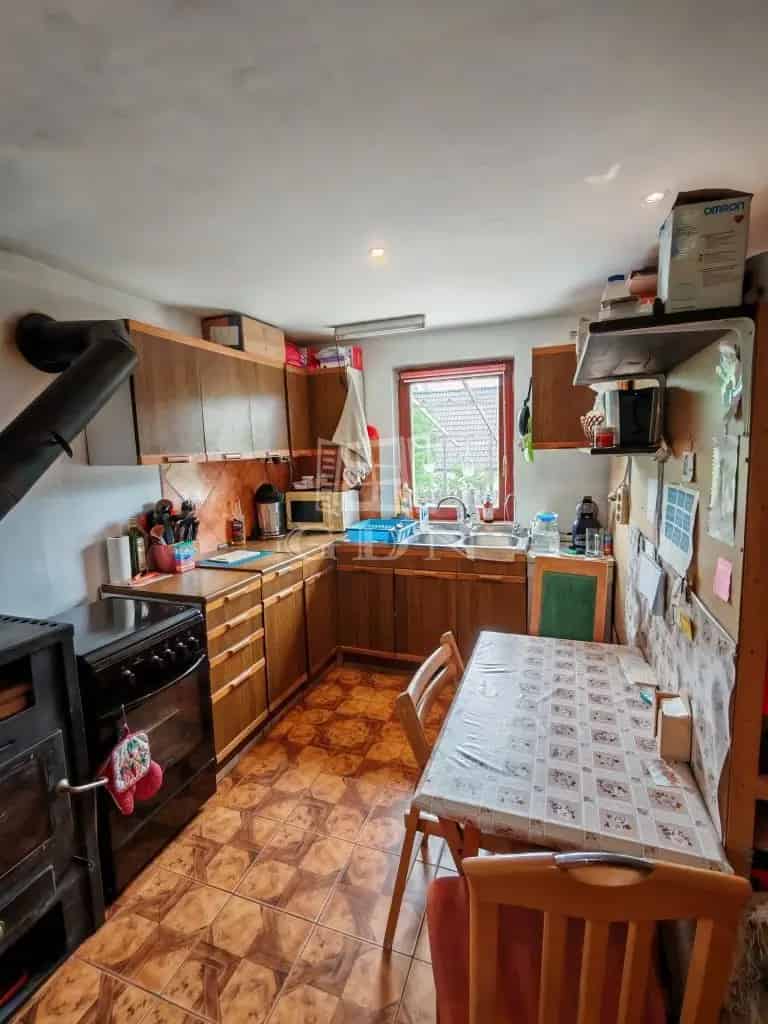 Ház Kiadó , Gödöllői járás, Közép-Magyarország