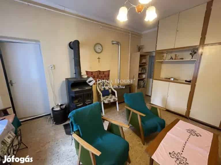 130 nm-es ház eladó Szegeden - Tágas kerttel és melléképületekkel