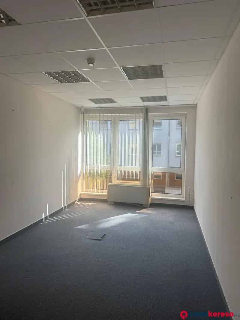 Montevideó iutcában modern  iroda kiadó
