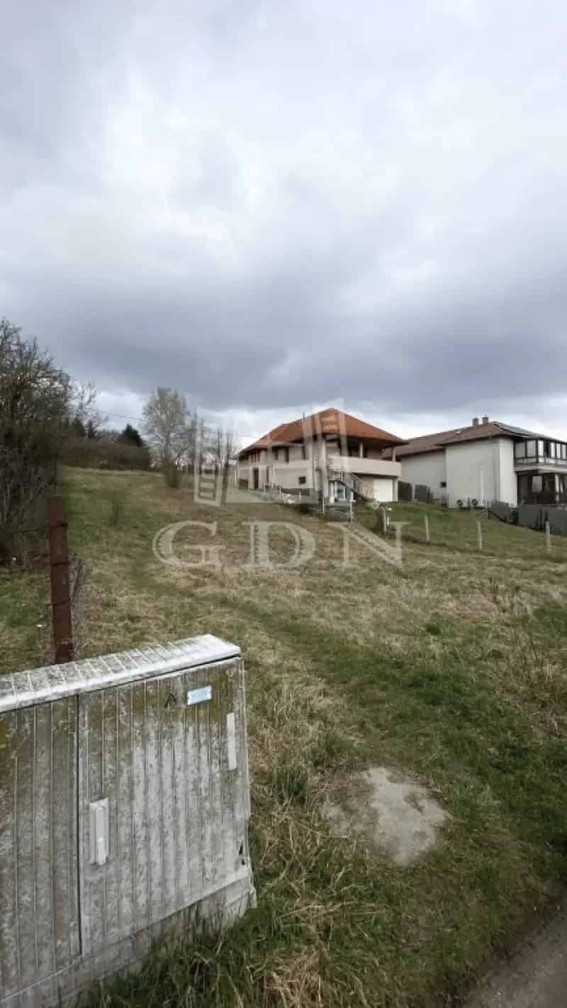 Telek Kiadó , Solymár, Közép-Magyarország