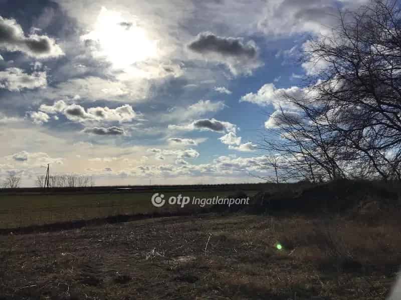 Telek Kiadó , Dabasi járás, Közép-Magyarország