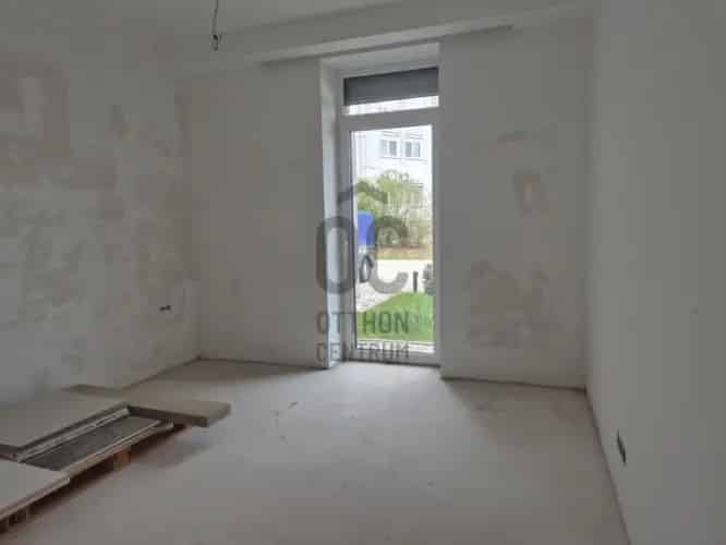 Siklósi eladó újépítésű lakás, U0047946