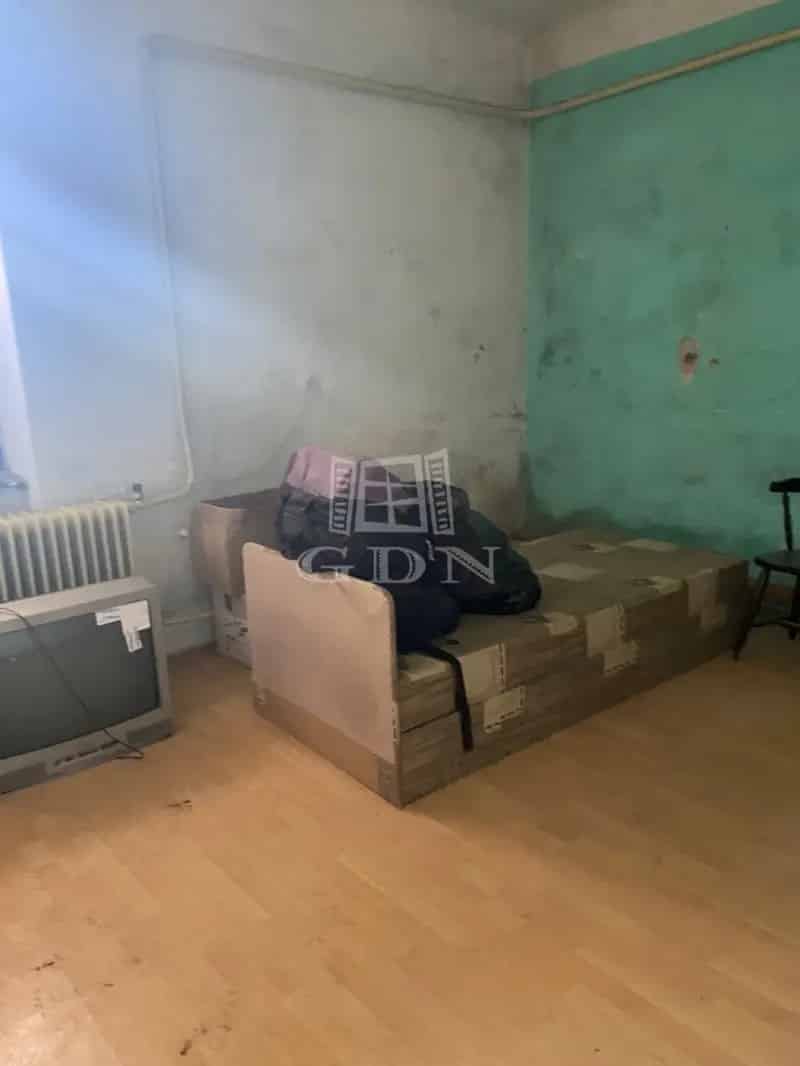 Ház Kiadó , Komárom, Dunántúl