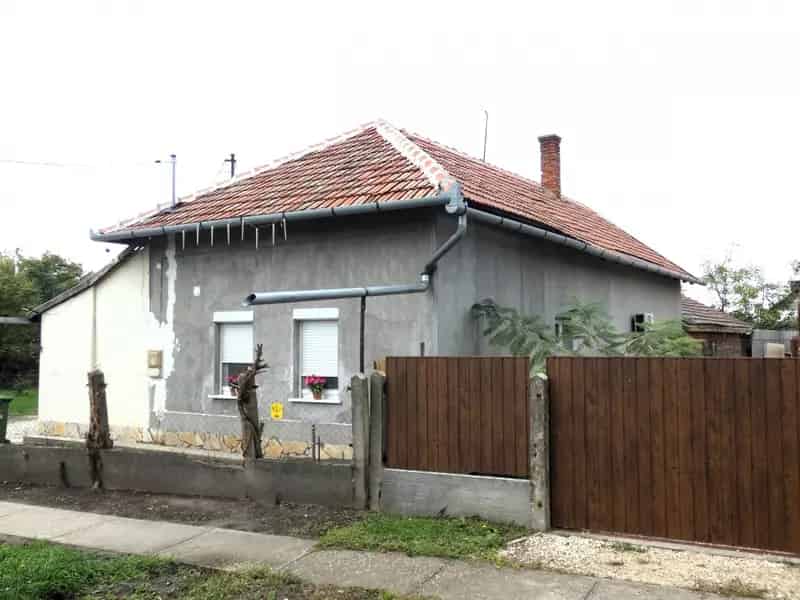 Ház Kiadó , Karcagi járás, Alföld és Észak